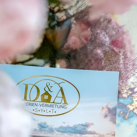 Koenigsmann In Strandnaehe *